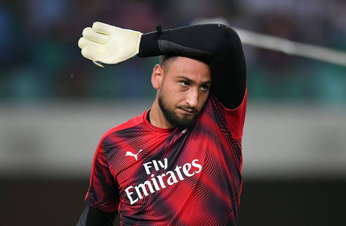 Donnarumma in tribuna contro il Genoa