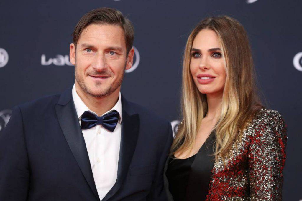 Totti e Ilary Blasi travestiti per carnevale