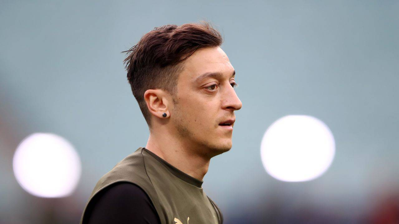 mesut ozil sosia museo