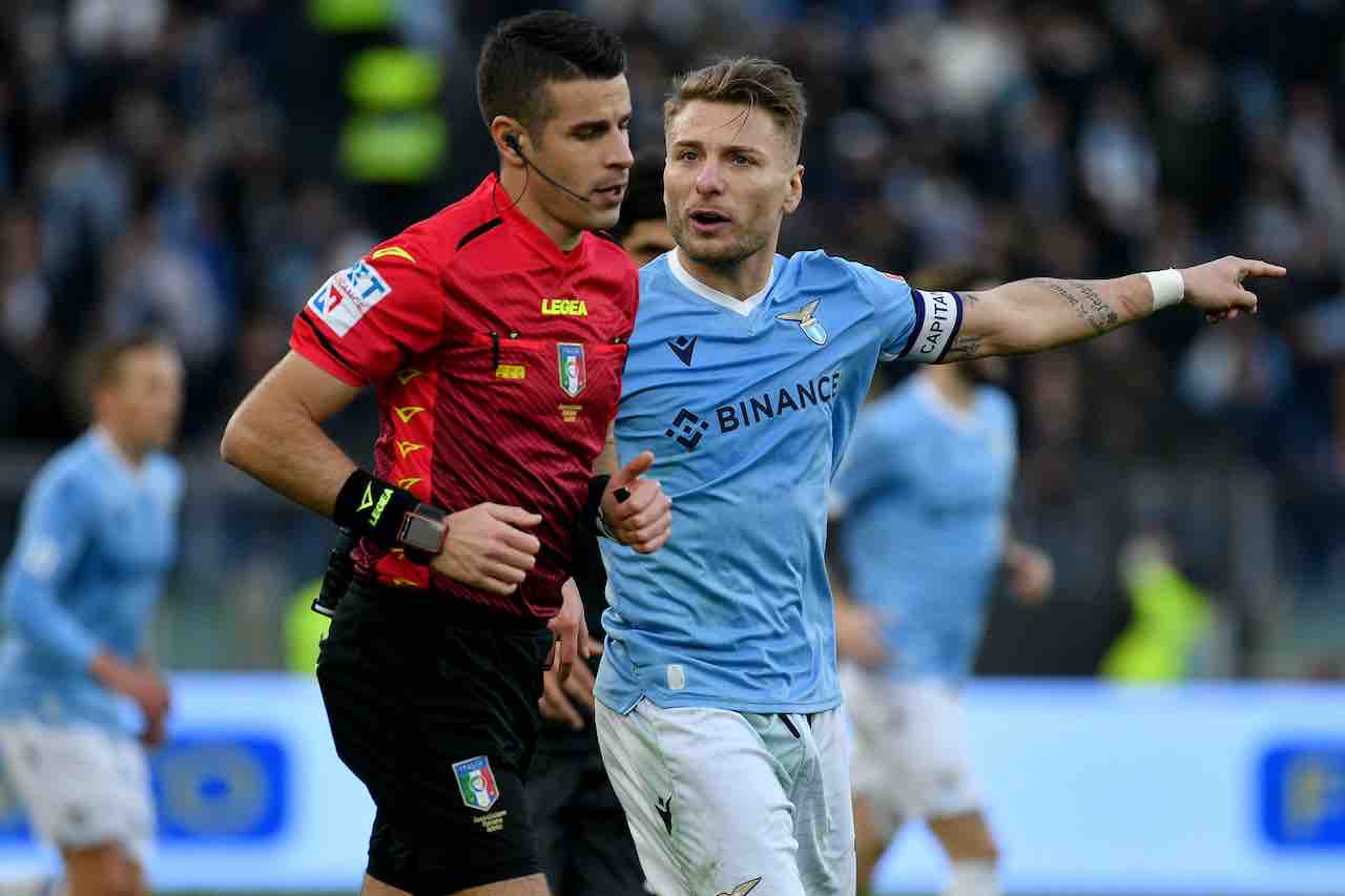 Immobile a colloquio con l'arbitro (Getty Images)