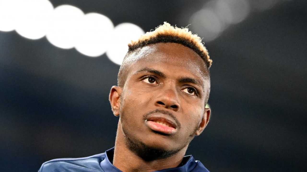 Victor Osimhen spaventa i tifosi del Napoli