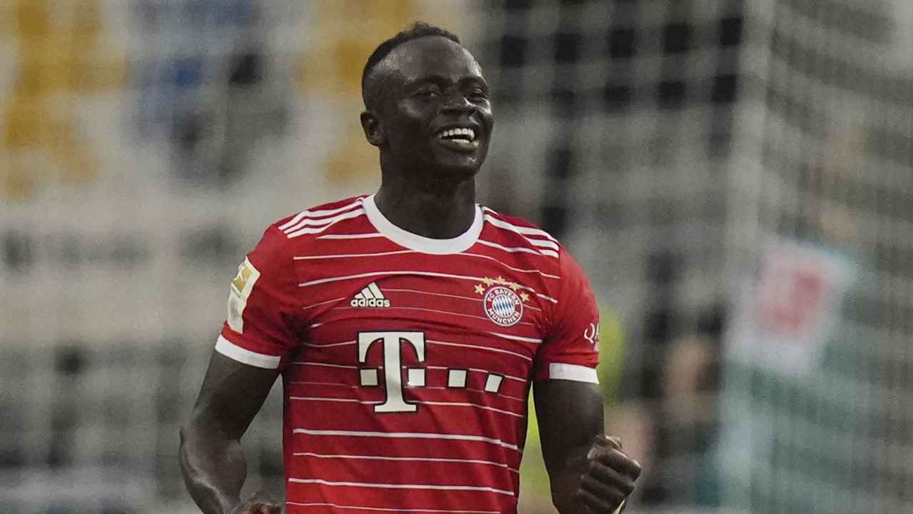 Sadio Mané festeggia il primo gol in Bundesliga