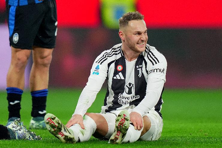 Teun Koopmeiners in campo con la maglia della Juve